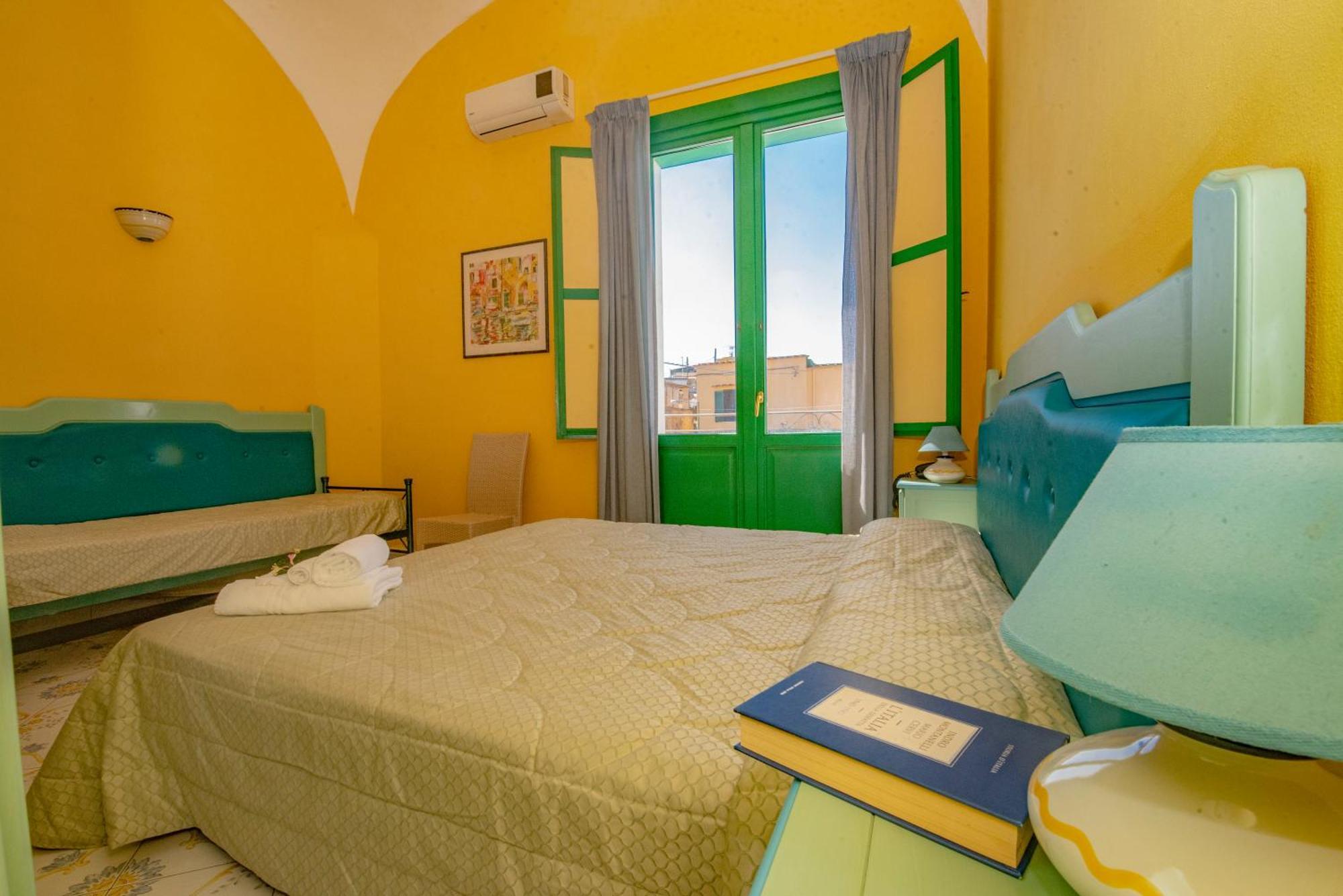 Hotel Savoia Прочида Екстер'єр фото